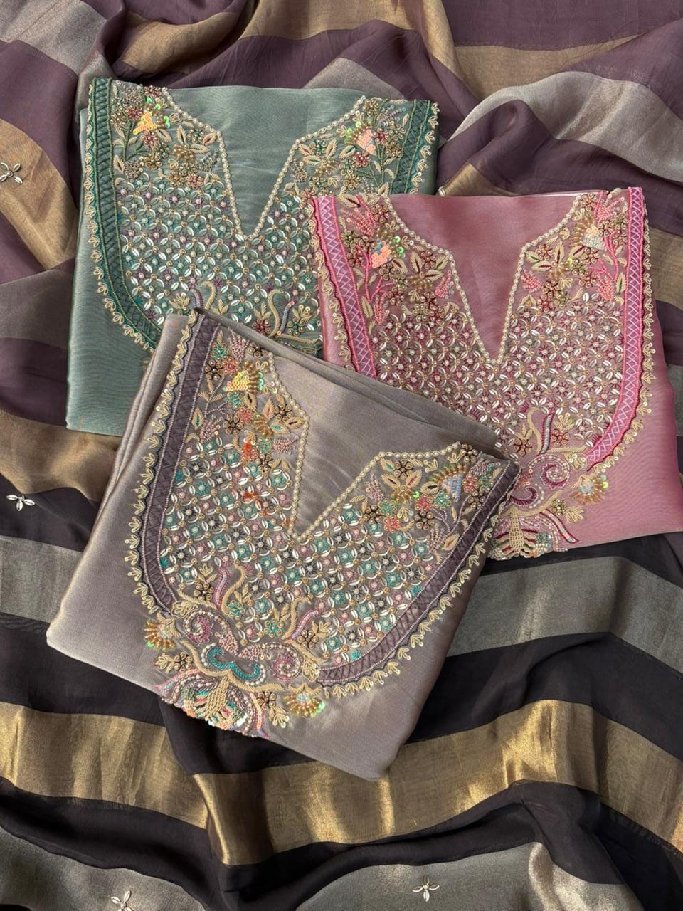 Elegant Giraffe Tissue Hand Embroidered Suit