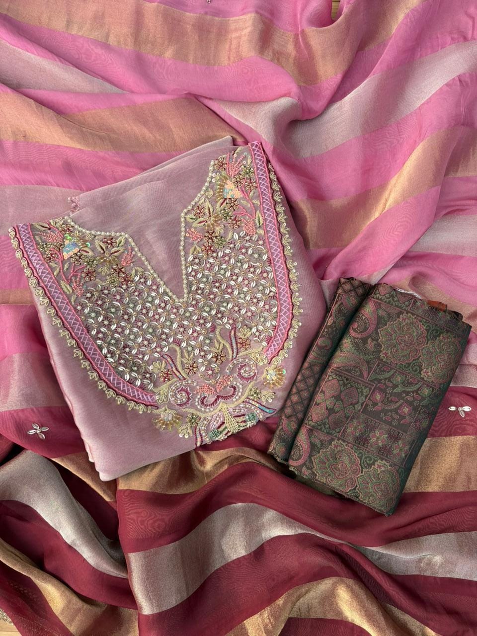 Elegant Giraffe Tissue Hand Embroidered Suit